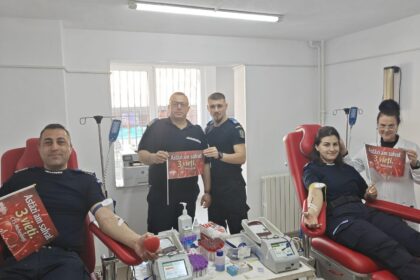 Jandarmii din Mehedinți donează sânge pentru viață
