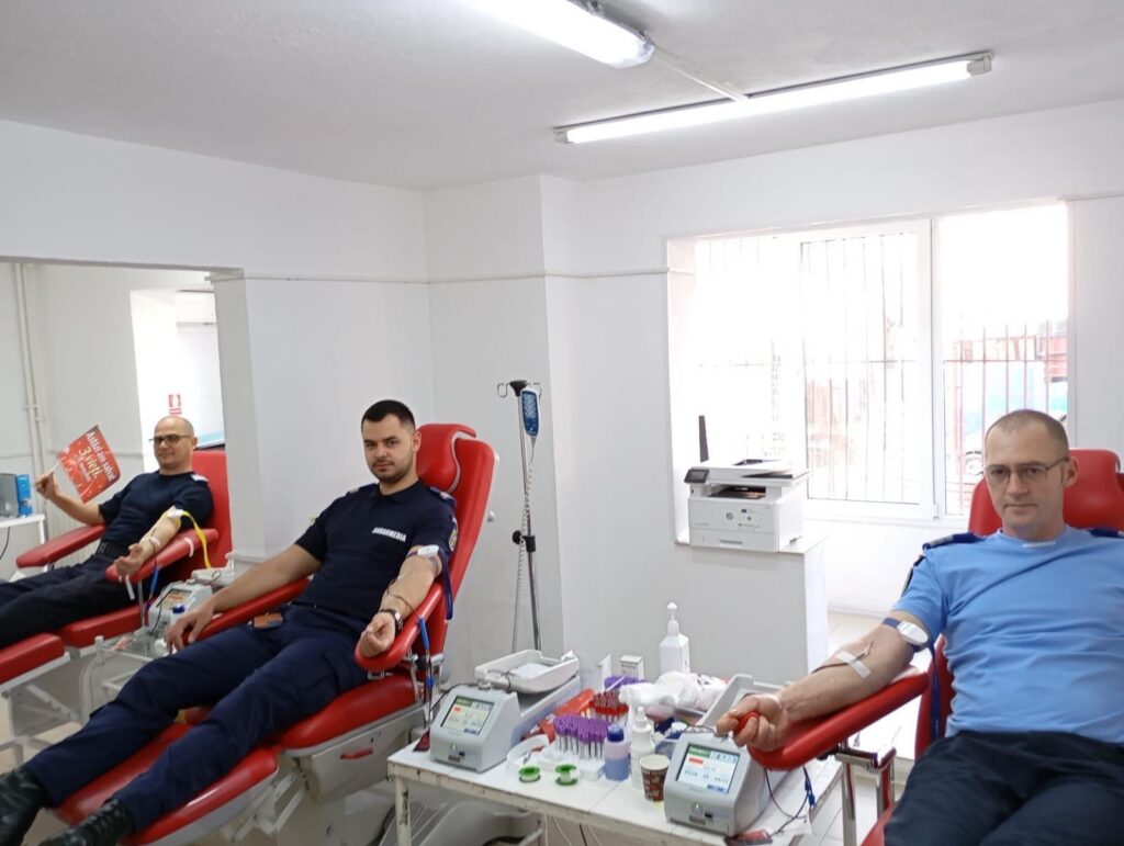Jandarmii din Mehedinți donează sânge pentru viață