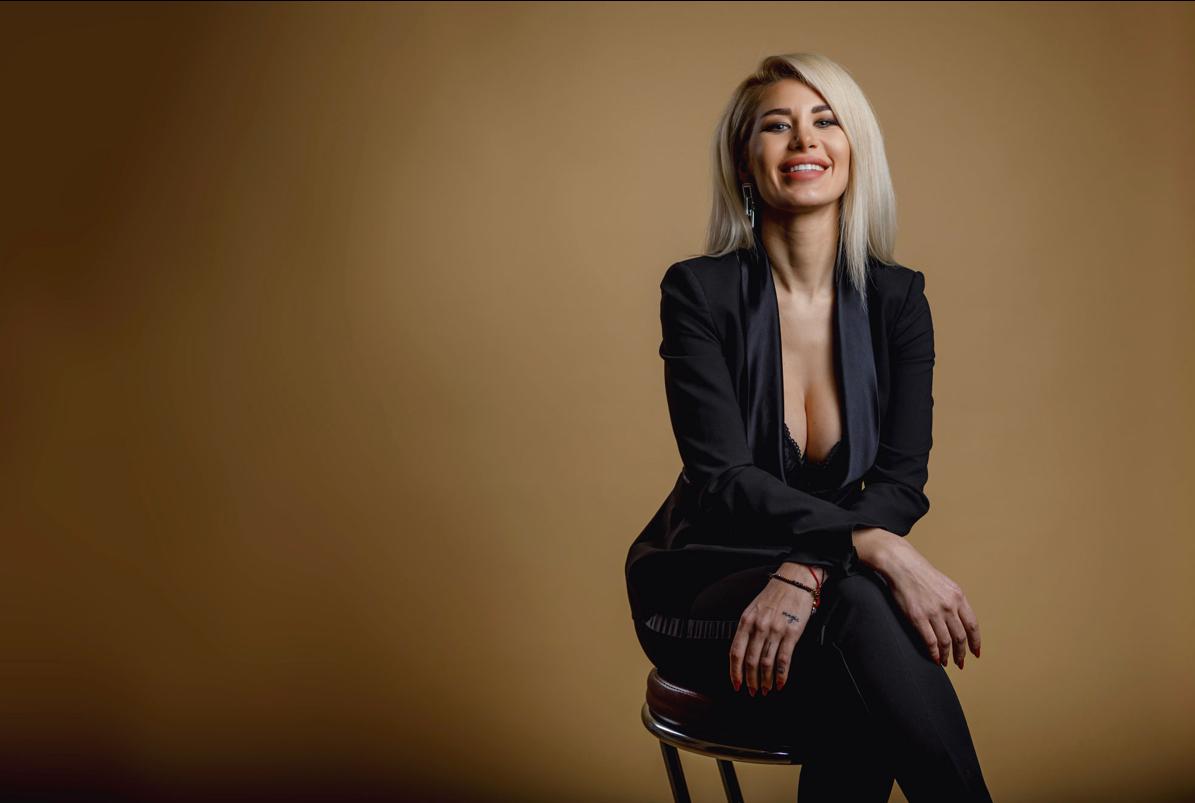 Curaj la feminin: Andra Dina, între muncă și îndemnul sincer de a zâmbi mai des