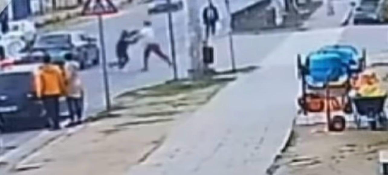 Strehaia: Bătaie între doi tineri în fața unui magazin