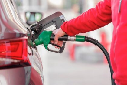 Motorina a depășit 10 lei pe litru! Noi scumpiri