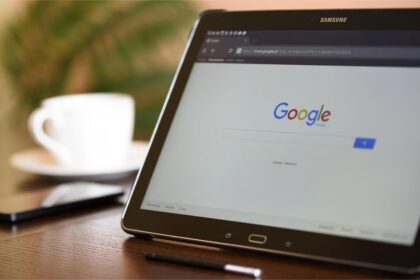 Google rescrie titlurile știrilor cu AI. Explicația oficială