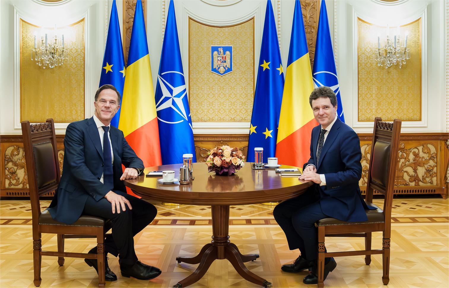 Întâlnire Dan - Rutte: România, pilon de securitate NATO