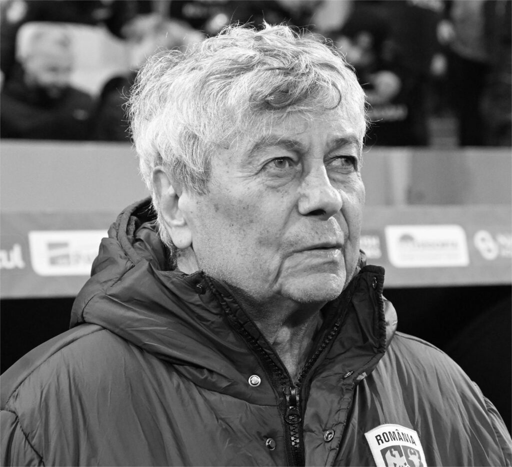 Mircea Lucescu, depus la Arena Națională. Foto: Universitatea Craiova﻿