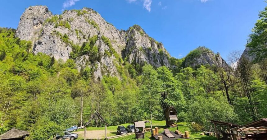 Masivul Buila-Vânturariţa. Foto: Facebook/Centrul Național de Informare și Promovare Turistică Vâlcea