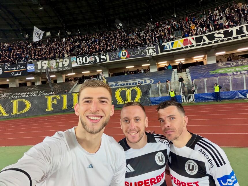 Jovo Lukic, vedetă în fața Universității Craiova