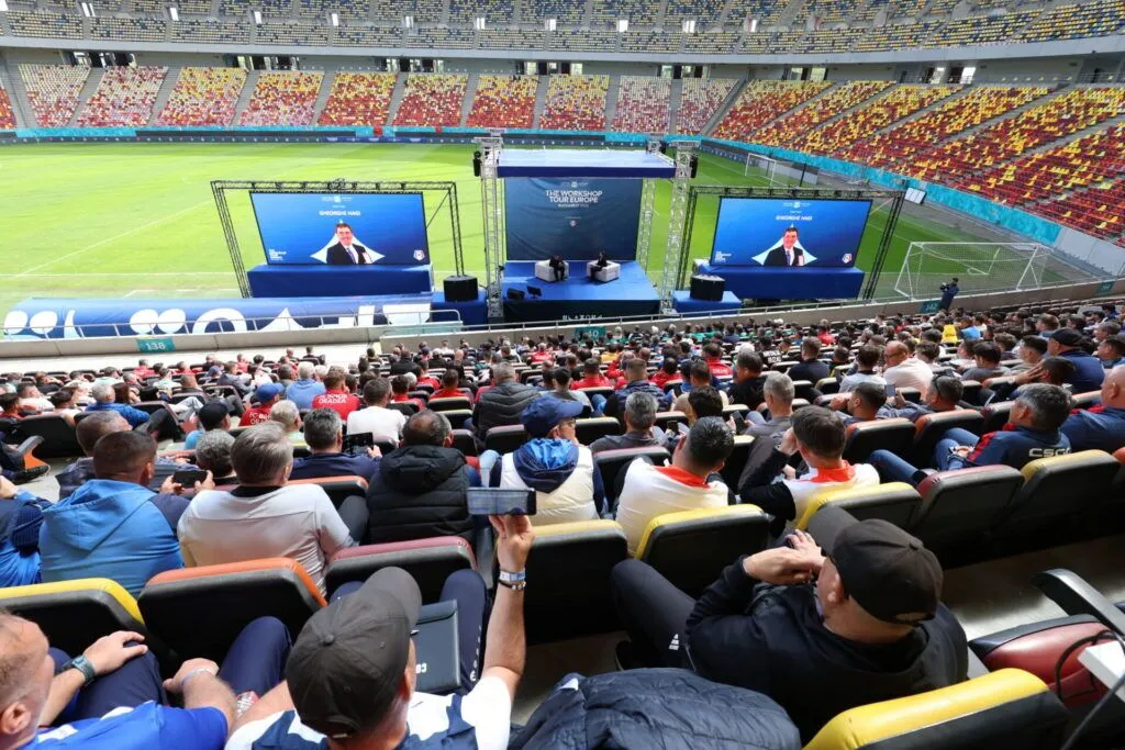 Peste 800 de specialiști din academiile de fotbal au participat la FRF Youth Coaching Summit