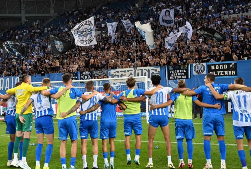 Poliția ia măsuri după ce galeria Universității Craiova a afișat mesaje dure în timpul meciului cu Rapid