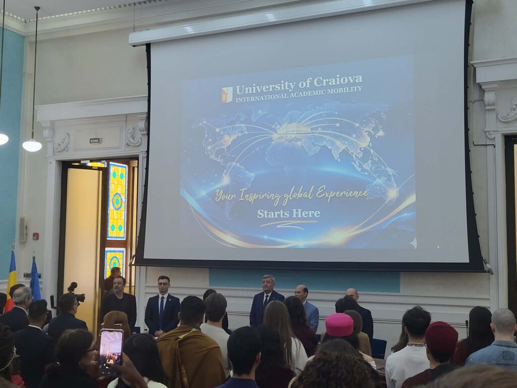 Universitatea din Craiova a devenit hub global - Jurnalul Olteniei – Știri din Craiova și Oltenia Universitatea din Craiova a devenit hub global. Tineri din 30 de țări au ajuns în Bănie