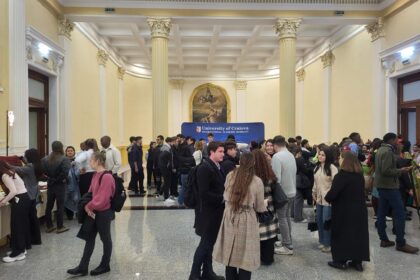Universitatea din Craiova a devenit hub global Tineri din 30 de țări au ajuns în Bănie
