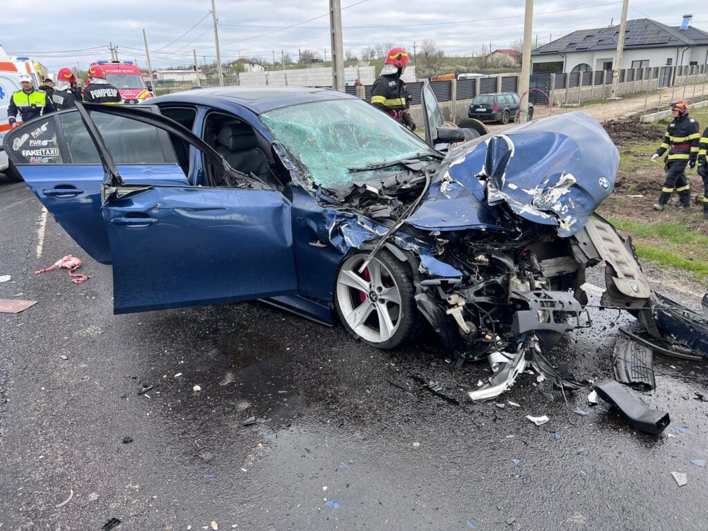 Accident grav pe DN 56A la Șimian: Patru persoane rănite - Jurnalul Olteniei – Știri din Craiova și Oltenia Accident grav pe DN 56A la Șimian: Patru persoane rănite