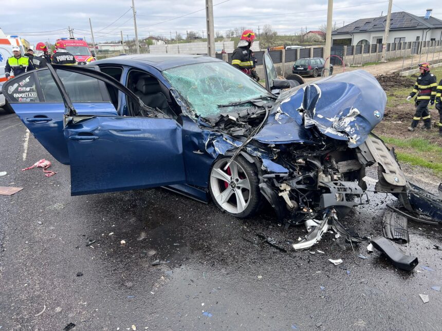 Accident grav pe DN 56A la Șimian: Patru persoane rănite