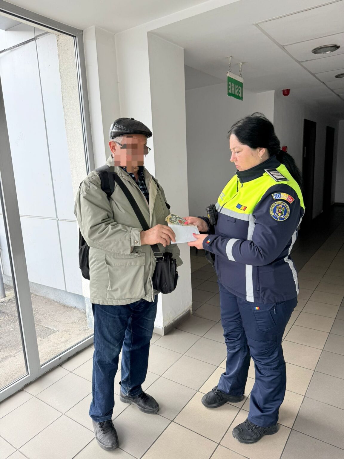 Bani uitați în gară: 4.000 de lei recuperați în Vâlcea