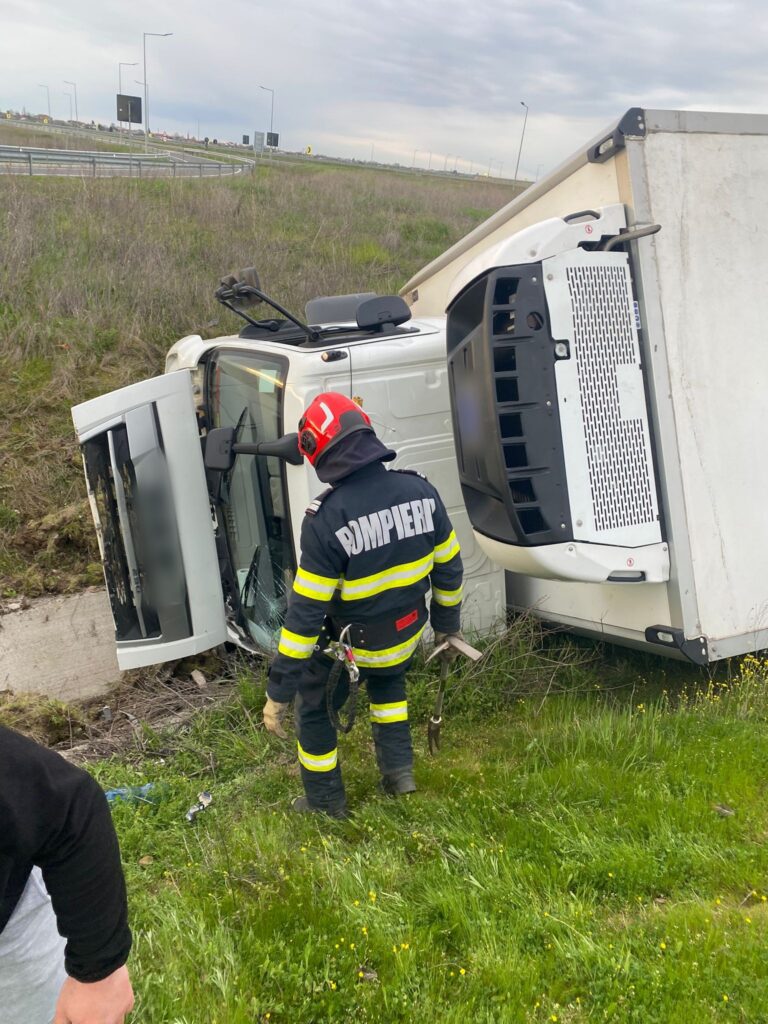 Olt: Accident pe Drumul Expres 12 după o oprire ilegală