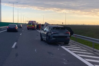 Olt: Accident pe Drumul Expres 12 după o oprire ilegală