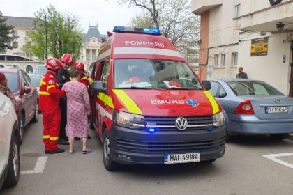 Craiova: Incendiu pe strada Romul. Două persoane salvate