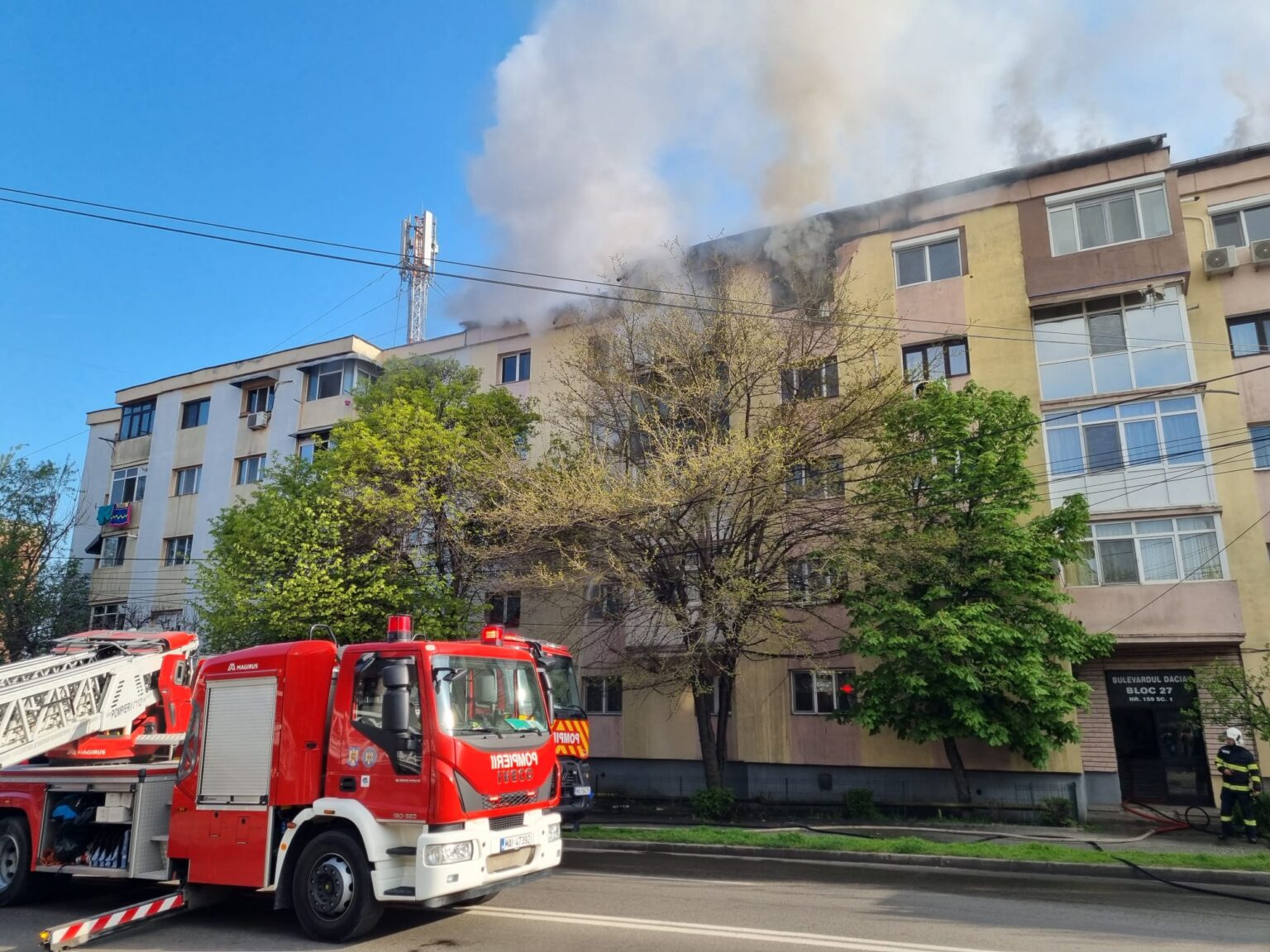 Craiova: Incendiu pe Bulevardul Dacia și trafic blocat