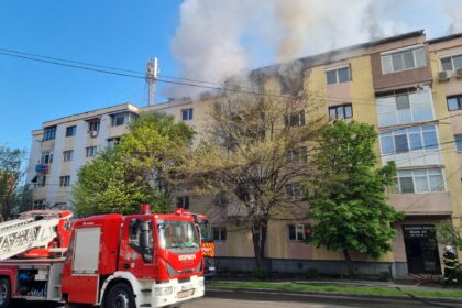 Craiova: Incendiu pe Bulevardul Dacia și trafic blocat