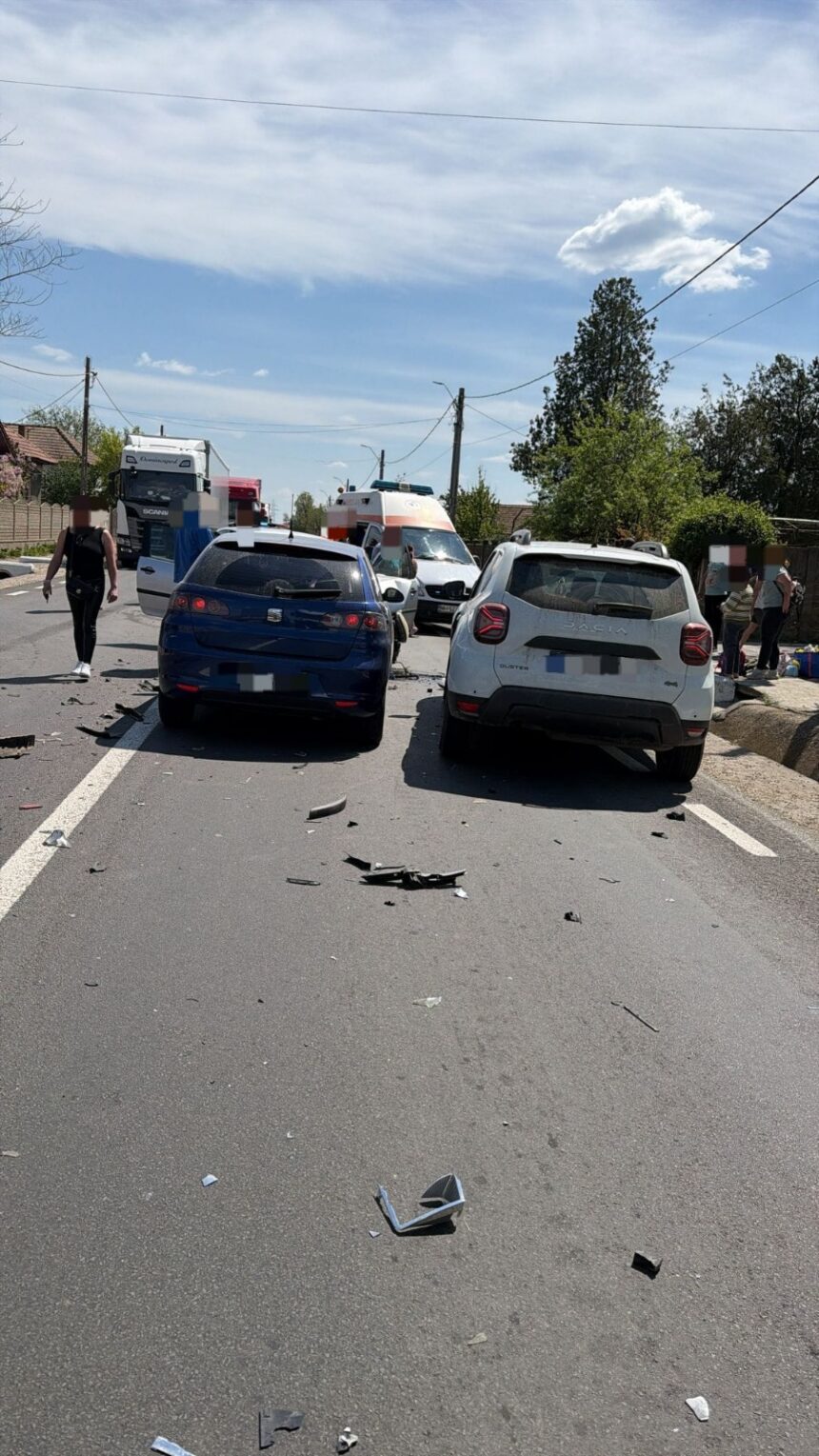 Accident în Cujmir pe DN 56A: Minor rănit și amenzi mari