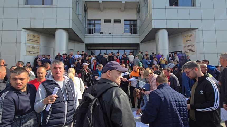 Peste 1200 de participanți la Bursa AJOFM Gorj