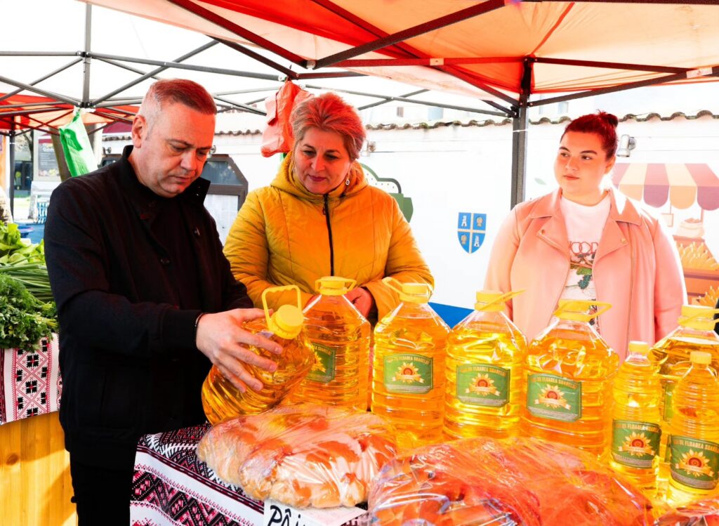 piata producatroilor olteni 666013968_122181892412796405_7634057502825903330_n 2 florin barbu 2 - Jurnalul Olteniei – Știri din Craiova și Oltenia