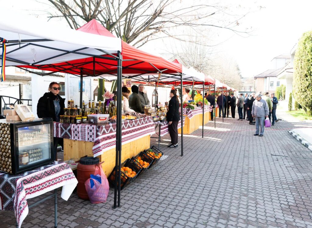 piata producatroilor olteni 666013968_122181892412796405_7634057502825903330_n5 - Jurnalul Olteniei – Știri din Craiova și Oltenia