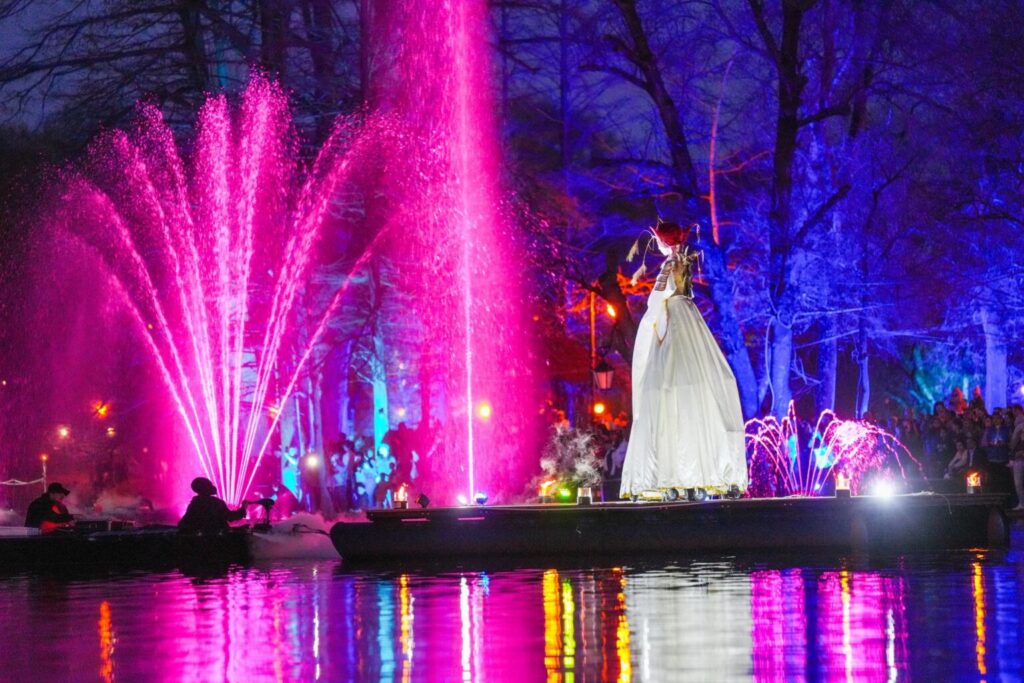 turisti Peste deschiderea Târgului de Paște din Craiova - Jurnalul Olteniei – Știri din Craiova și Oltenia turisti Peste deschiderea Târgului de Paște din Craiova