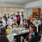 Studenții din Craiova au adus bucurie seniorilor de la cămin
