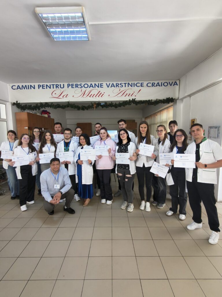 Studenții din Craiova au adus bucurie seniorilor de la cămin