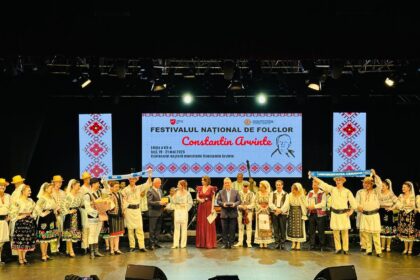 Ansamblul ”Maria Tănase”, premiat la Iași