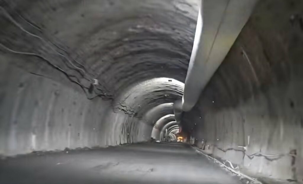 Primul tunel de pe Valea Oltului a fost străpuns. Foto: Captură video