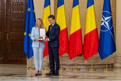 Nadia Comăneci, decorată cu Ordinul Naţional „Steaua României” în grad de Mare Cruce