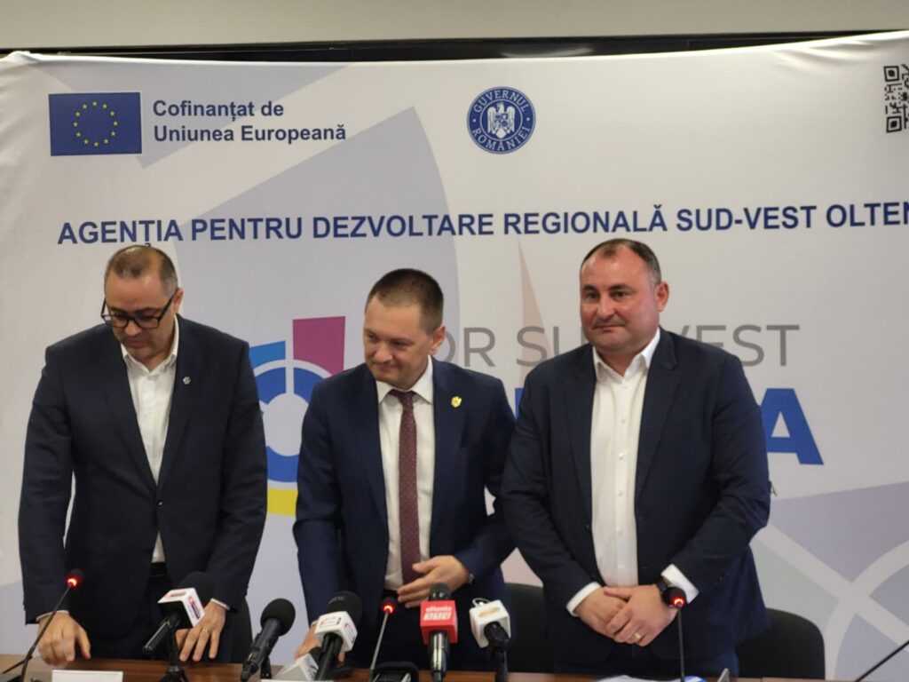 Trei contracte de finanțare pentru investiții în infrastructura educațională din Băilești semnate la sediul ADR