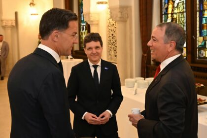 Darryl Nirenberg, ambasadorul SUA în România, Mark Rutte, secretarul general al NATO și Nicușor Dan, la Summitul B9