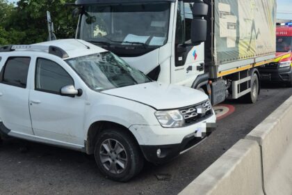 Accident pe DN 64 în Stolniceni: Două victime la spital