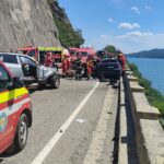 Accident pe DN 6: Două persoane încarcerate