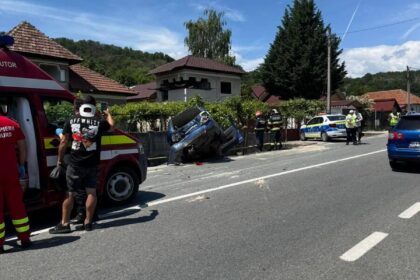 Accident grav în localitatea gorjeană Vârț: Două persoane rănite