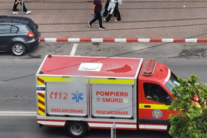 Accident la Târgu Jiu, patru persoane implicate