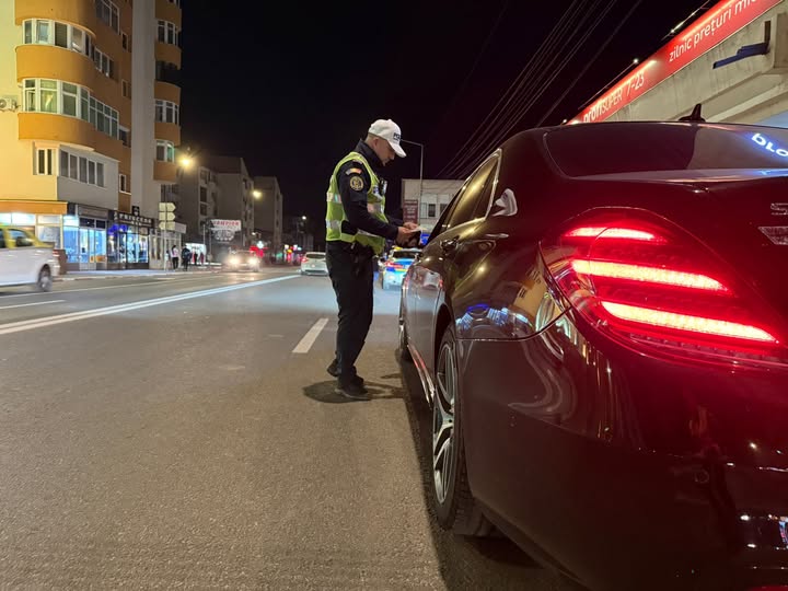 Șofer fără permis, prins la volanul unei mașini neînmatriculate