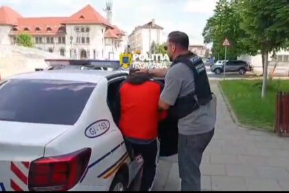 Adolescentă atacată în propria casă. Suspectul a fost prins de polițiști