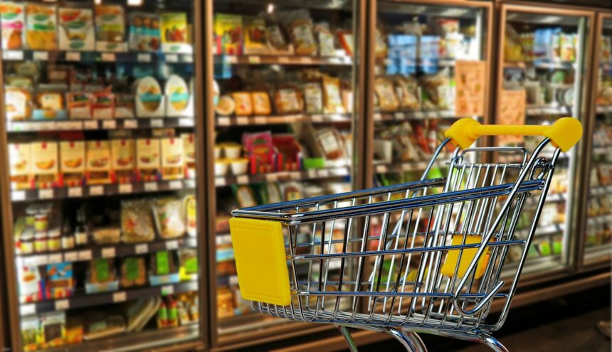 INS: Consumul a crescut în România