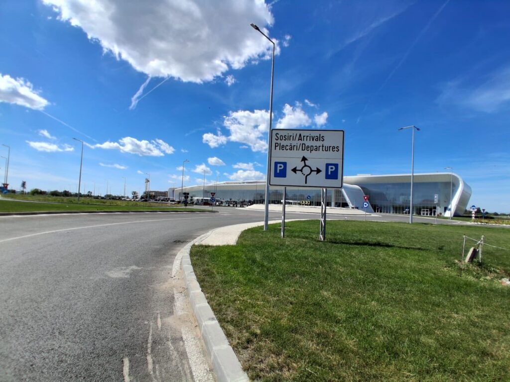 Parcare nouă la Aeroportul Craiova - Jurnalul Olteniei – Știri din Craiova și Oltenia Parcare nouă la Aeroportul Craiova