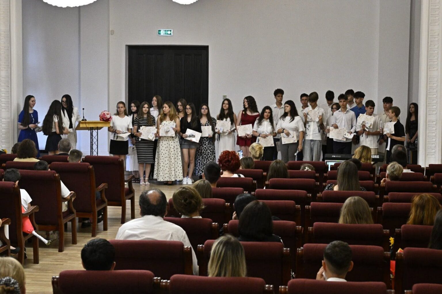 Olimpicii și profesorii lor, în centrul atenției la Mehedinți - Jurnalul Olteniei – Știri din Craiova și Oltenia Olimpicii și profesorii lor, în centrul atenției la Mehedinți