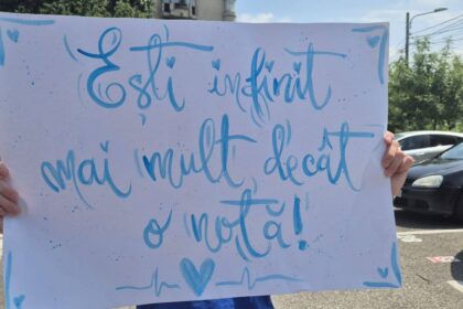 Mesaj viral după examen. Foto: Facebook/Diana Bratucu