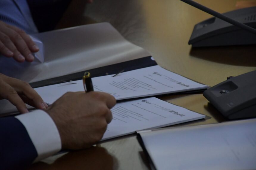 Fonduri europene pentru viitorul educației în Vâlcea