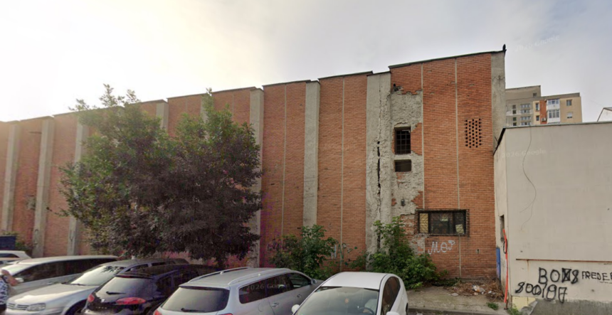 Primăria demolează Cinematograful Craioviţa