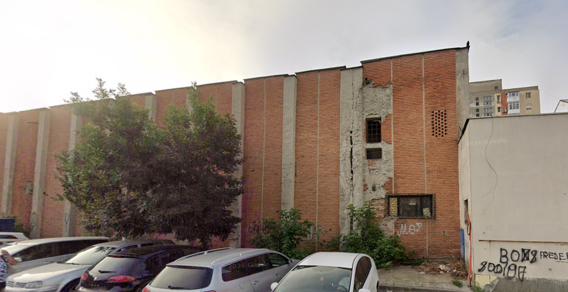 Primăria demolează Cinematograful Craioviţa
