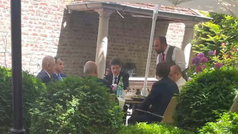 Nicușor Dan, la masă cu Rareș Bogdan, Negrescu și Pahonțu. Foto: captură video Digi24