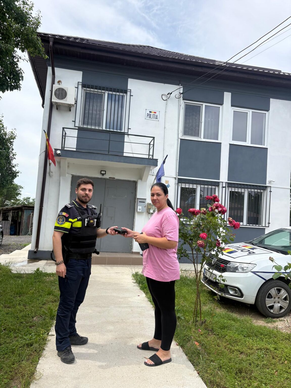 Dolj: Portofel pierdut pe o terasă, predat la poliție