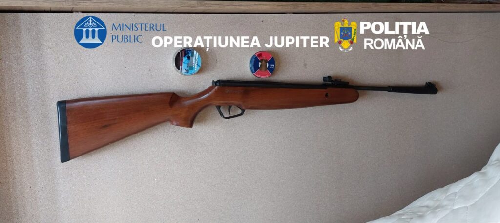 Arme ilegale în Vâlcea: Ce au descoperit polițiștii - Jurnalul Olteniei – Știri din Craiova și Oltenia Arme ilegale în Vâlcea: Ce au descoperit polițiștii